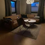 Vila Totalrenovert Enebolig I Rolige Omgivelser *