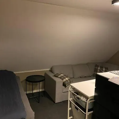 Totalrenovert Enebolig I Rolige Omgivelser *